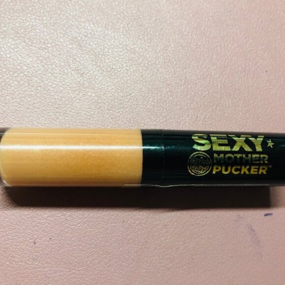 Sexy Mother Pucker Lip Plumping Gloss - Picture 1 of 3